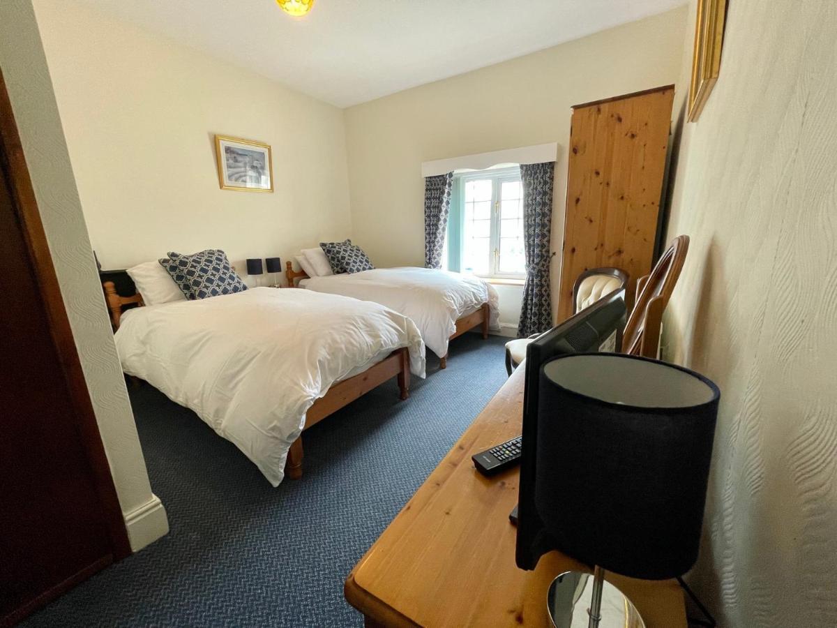 Plough And Harrow 4*
